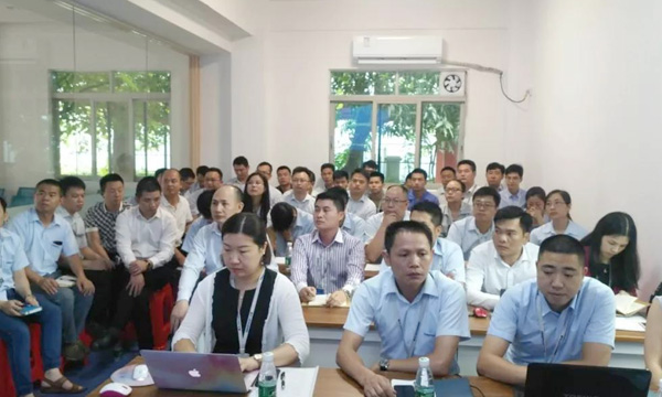 聚焦目的，，，，，，全力以赴——2018年mg不朽情缘年中聚会圆满举行